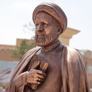  مجسمه یک میلیارد و شش متری شهید رئیسی سقوط کرد - چیدانه