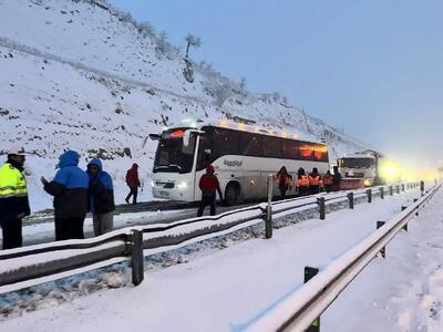 تردد در محورهای کوهستانی صرفا با زنجیر چرخ امکان پذیر است