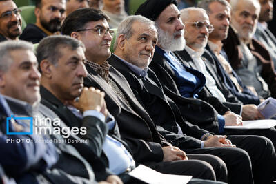  تصاوری متفاوت از مسعود پزشکیان در سفر استانی/ زبان بدن رئیس جمهور خبرساز شد