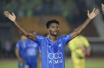 صلح بزرگ در اردوگاه استقلال؛ ستاره گابنی آبی‌پوش ماند