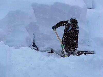 ببینید / ارتفاع عجیب برف در روستاهای مرزی ارومیه با کشور ترکیه
