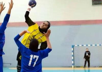 لیگ برتر هندبال بانوان؛ پیروزی ‌پرگل سپاهان با طعم صدرنشینی