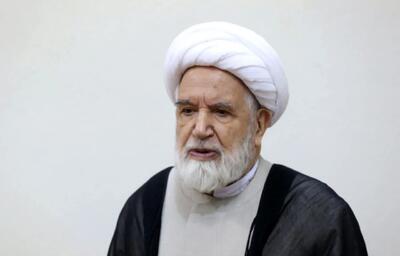 کروبی: تخصیص بودجه برای نهادهای مذهبی و حاکمیتی غارت بیت المال است