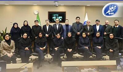  تقدیر از نمایندگان برتر جشنواره فروش بیمه معلم