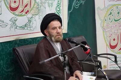  نماینده ولی فقیه در لرستان: انقلاب اسلامی ایران، ثمره مجاهدت و جانفشانی مردم است