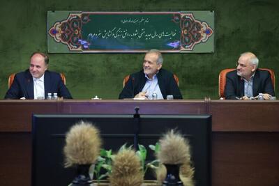 حضور معنی پزشکیان در وزارت جهاد کشاورزی و قدردانی از تلاش های مجموعه وزارتخانه؛ وضعیت تأمین و توزیع کالاهای اساسی بررسی شد