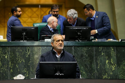 نماینده میبد: بیش از ۱۰۰ نماینده پای سوال از رئیس‌جمهور ایستاده‌اند؛ از ارز تا بازار/ نقوی حسینی: مجلس باید به معیشت مردم بپردازد اما فرار به جلو نکند