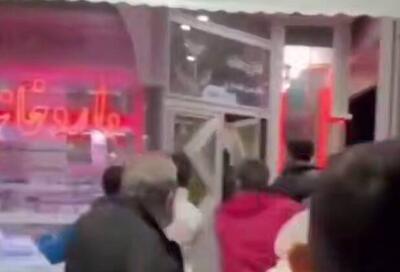 فیلم/ حمله خرابکاران به یک داروخانه در قزوین