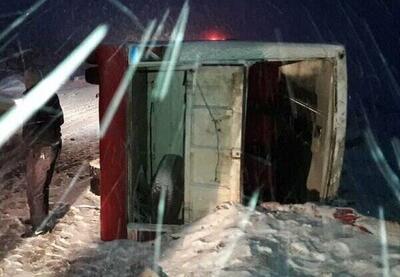 ۳۲ نفر در واژگونی مینی‌بوس در هراز مصدوم شدند