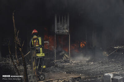 حریق خودروها در کیانمهر کرج؛ ۶۵ نفر نجات یافتند