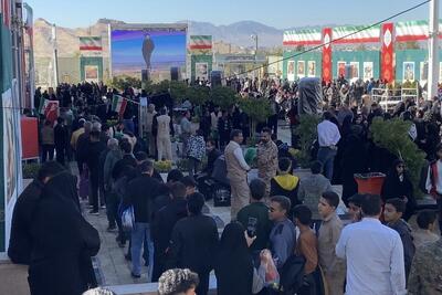  گلزار شهدای کرمان مملو از زائران در آستانه سالگرد شهادت سردار سلیمانی