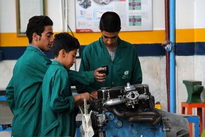 محمدی: فقدان مهارت از دلایل اصلی بیکاری در کشور است