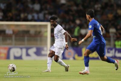 ستاره خارجی با پیراهن و پرچم استقلال/ پیام معنادار با تمام نمادهای آبی +عکس - پارس فوتبال