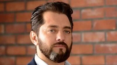  عکس/ نوستالژی زندگی قبل از بازیگری/ قاب ساده ای از کودکی بهرام رادان در راه مدرسه