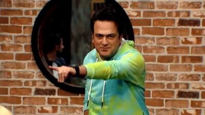  فیلم/ شیر دوشیدن تاریخی حامد آهنگی/ فقط اونجا که میگه شیر تازه گاو را از ما بخواهید