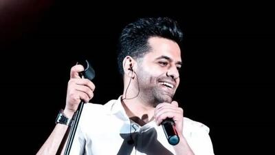  اتفاق بامزه در کنسرت رضا بهرام در تبریز؛ شوخی خنده‌دار آقای خواننده با یکی از حاضران که با خودش تجهیزات فیلمبرداری آورده بود