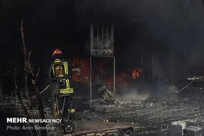 حریق خودروها در کیانمهر کرج؛ ۶۵ نفر نجات یافتند