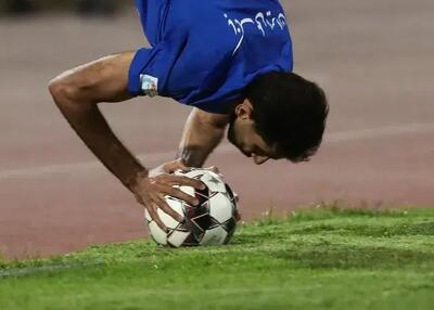 اوت‌انداز آبی‌ها قراردادش را فسخ کرد!