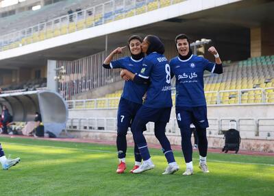 زنان گل‌گهر آماده و سرحال برای بازی سخت