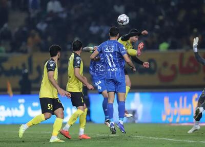 نجات دروازه سیدحسین در ارتفاع ۲ متری!