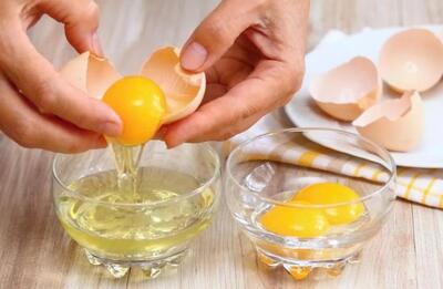  مصرف زرده خام یا نیم پز تخم مرغ برای گلو درد مفید است؟