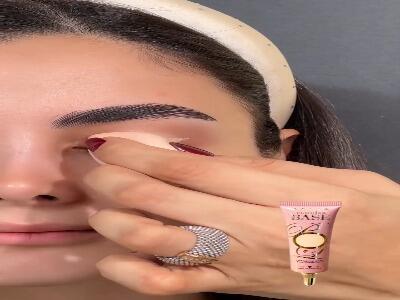  یک میک آپ لایت صورتی بسیار زیبا
