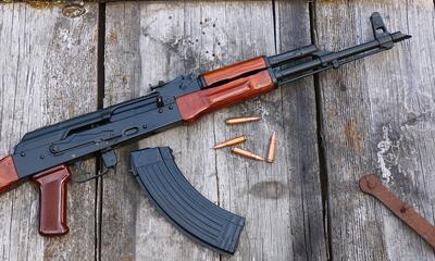 حمله اغتشاش‌گران مسلح به یک مرکز نظامی در ملکشاهی؛ 2 نفر از مهاجمان کشته شدند