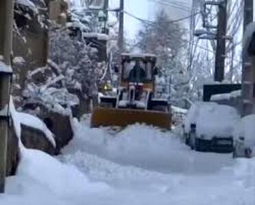  برف سنگین، معابر این خیابان تهران را بست