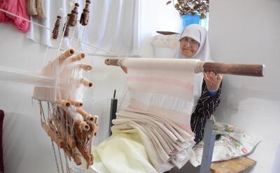  حوله بافی پر مخاطب‌ترین رشته آموزشی صنایع‌دستی خراسان جنوبی