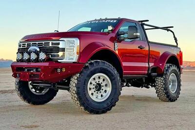 تبدیل پیکاپ سنگین فورد به هیولای آفرود با موتور ۷٫۳ لیتری