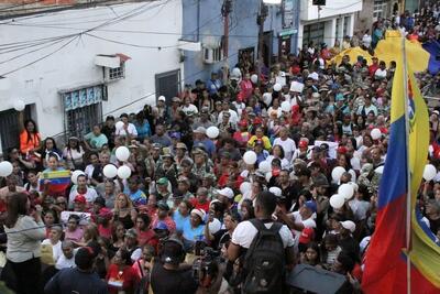 فریاد مردم کاراکاس در حمایت از مادورو درآمد