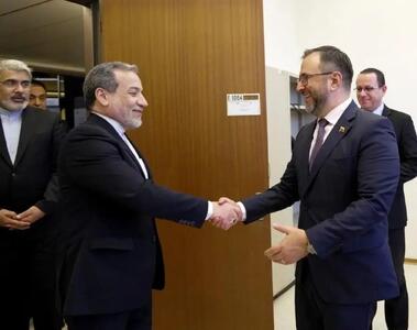 گفت‌وگوی تلفنی عراقچی و همتای ونزوئلایی پس از حمله امریکا / وزیر خارجه ونزوئلا: همبستگی و حمایت تهران با کاراکاس در مقابل نقض آشکار حقوق بین‌الملل توسط دولت آمریکا، اعلام شد