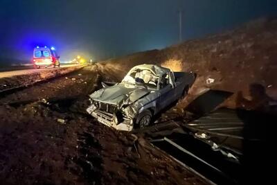  مصدومیت 4 نفر در واژگونی خودروی وانت مزدا