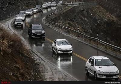 ترافیک سنگین در محور هراز/ انسداد چند محور به دلیل بارش برف و باران