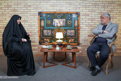 به پدر گفتم کاش شما مغازه دار بودید، ولی حاج قاسم سلیمانی نبودید تا زندگی راحت تری داشتم/ روزی که ازدواج کردم حاج قاسم من را بوسید و گفت بابا حلالم کن