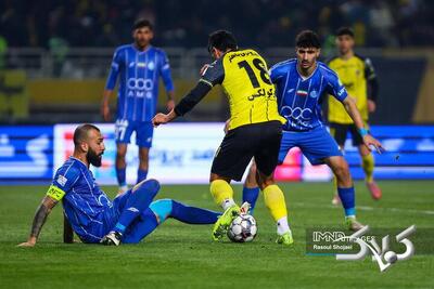 سپاهان و استقلال در یک جدال فنی؛ تحلیلی از تقابل دو غول فوتبال ایران - مجله اینترنتی کولاک