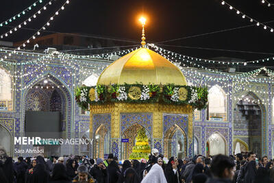 حال و هوای حرم رضوی در شب میلاد امام علی(ع)