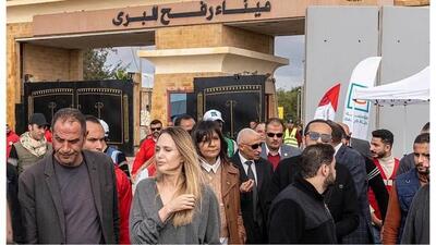 آنجلینا جولی در گذرگاه رفح + عکس