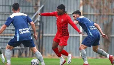 بیفوما: جدایی از پرسپولیس؟ قرارداد دارم و می‌مانم؛ رابطه‌ای عادی با اوسمار دارم - پارس فوتبال