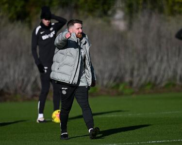 گواردیولا مقابل مک‌فارلین؛ نابرابرترین دوئل مربیگری در تاریخ لیگ برتر؟ - پارس فوتبال