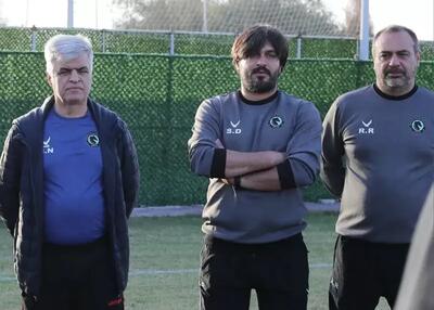 فوتبالیست‌های پیکان به مناسبت فرا رسیدن روز پدر از مدیرعامل این باشگاه تجلیل کردند