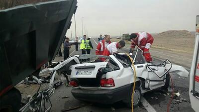 تصادف مرگبار تریلی با پراید در زنجان / 2 نفر در دم کشته شدند