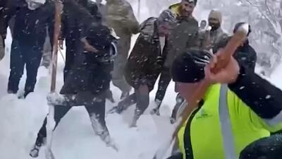  فیلم / مرگ زن در پی وقوع بهمن در ترکیه