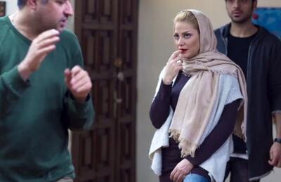  سفر در زمان؛ «طناز طباطبایی» 26 ساله در پشت‌صحنه یک تئاتر در کنار «داریوش مهرجویی»