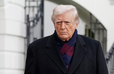 سناتور آمریکایی: «حمله ترامپ به ونزوئلا برای منحرف کردن افکار از پرونده اپستین انجام شد»