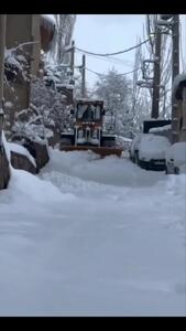 برف سنگین این خیابان تهران را بست + فیلم