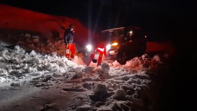  امدادرسانی به ۸۰ نفر گرفتار در برف و کولاک گردنه لبد بازفت