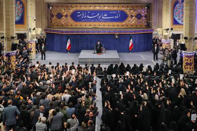 رهبر انقلاب: دستاورد جوانان ما چشم دنیا را متحیر کرده است / برخی در داخل پیشرفت‌ها را پنهان می‌کنند+فیلم