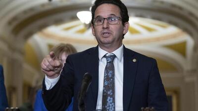  سناتور آمریکایی: نباید وارد یک ماجراجویی احمقانه که هیچ منفعتی ندارد بشویم