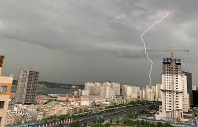 آسمان تهران تا فردا نیمه ابری خواهد بود